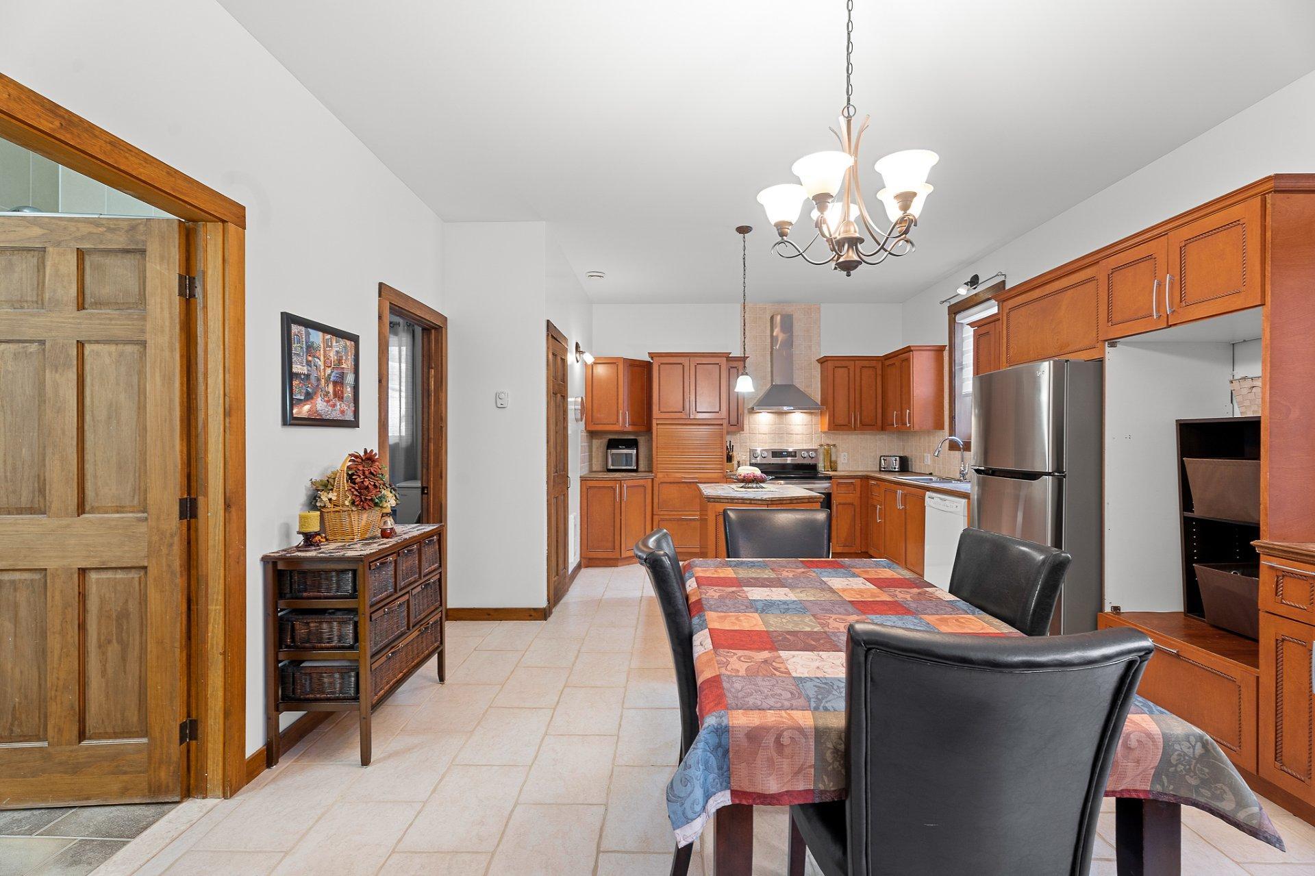 









118Z

 - 118AZ


Rue de Val-d'Isère

,
Sainte-Agathe-des-Monts,




QC
J8C0W3

