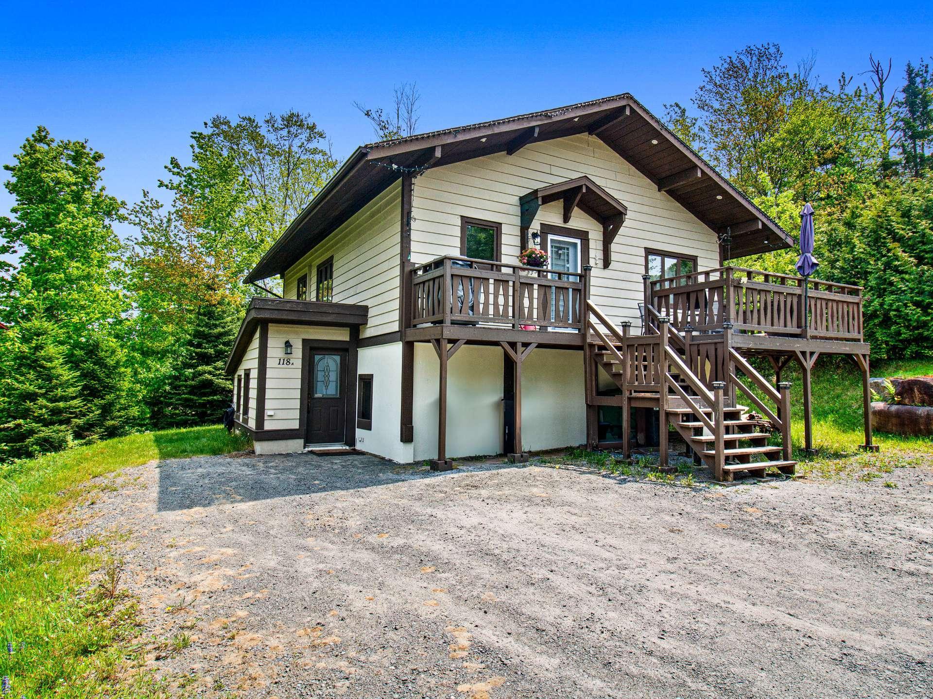 









118

 - 118A


Rue de Val-d'Isère

,
Sainte-Agathe-des-Monts,




QC
J8C0W3

