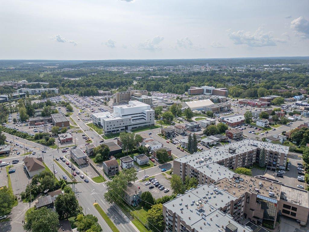 









307

 - 313


Rue de St-Jovite

,
Saint-Jérôme,




QC
J7Z7J3

