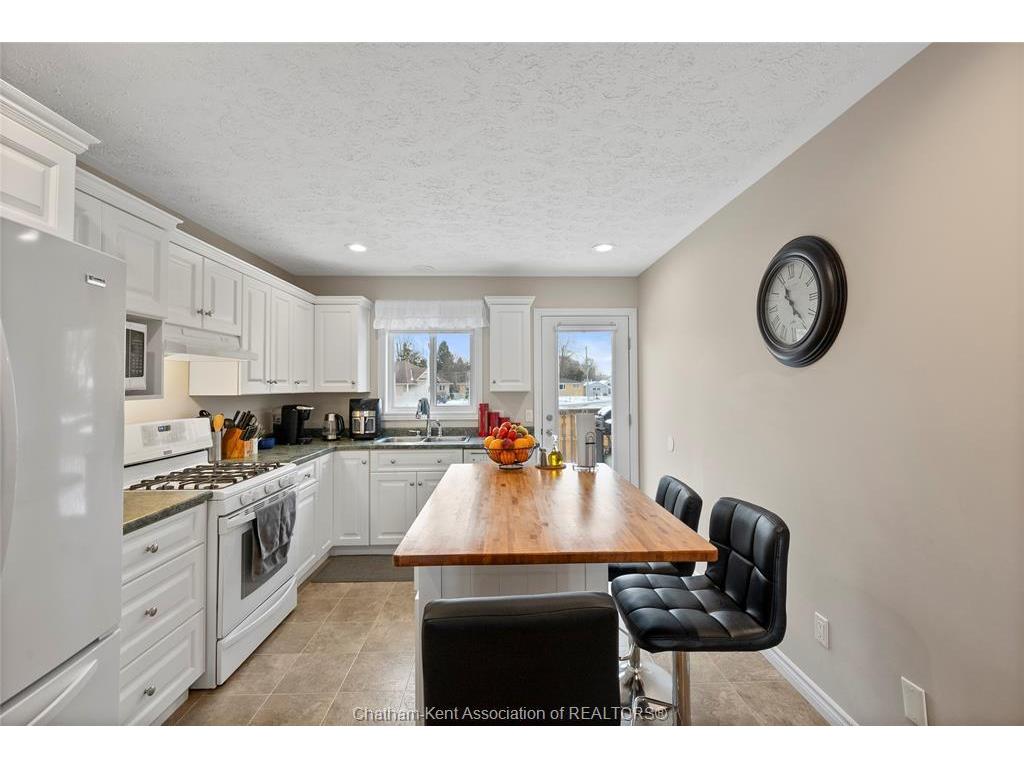 









55


Cartier

Place,
Chatham,




ON
N7L 5R1

