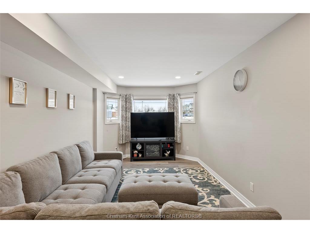 









55


Cartier

Place,
Chatham,




ON
N7L 5R1

