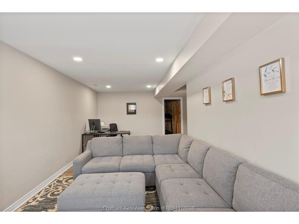 









55


Cartier

Place,
Chatham,




ON
N7L 5R1


