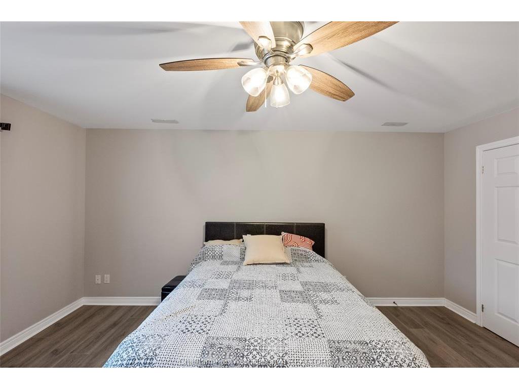 









55


Cartier

Place,
Chatham,




ON
N7L 5R1

