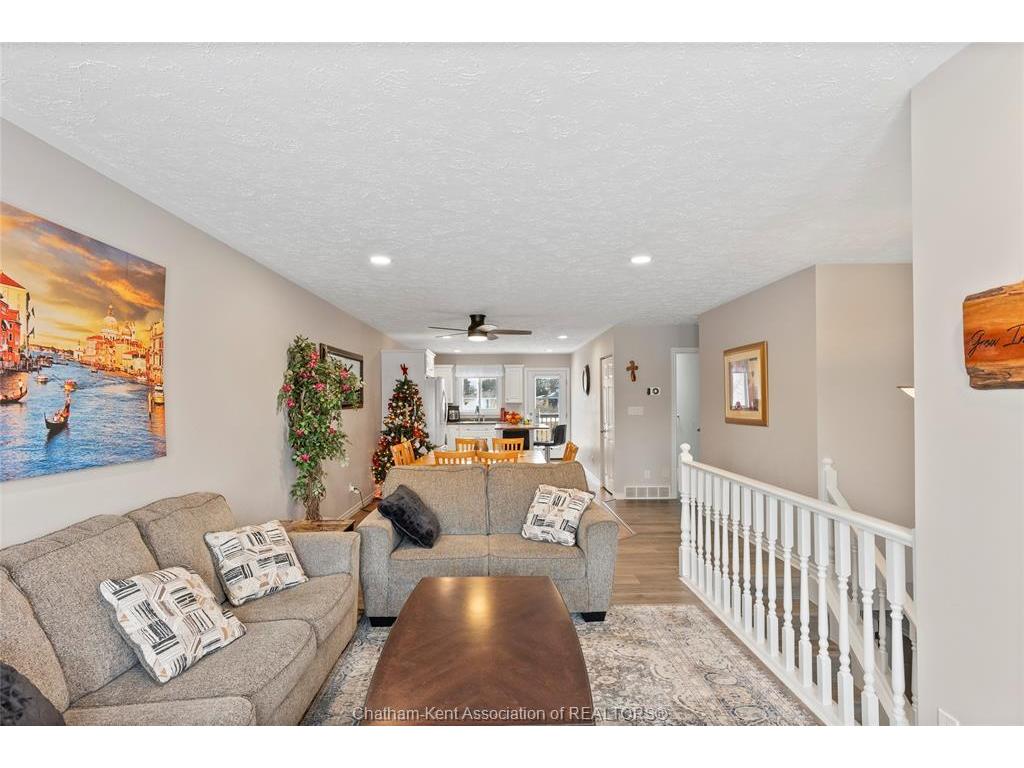 









55


Cartier

Place,
Chatham,




ON
N7L 5R1

