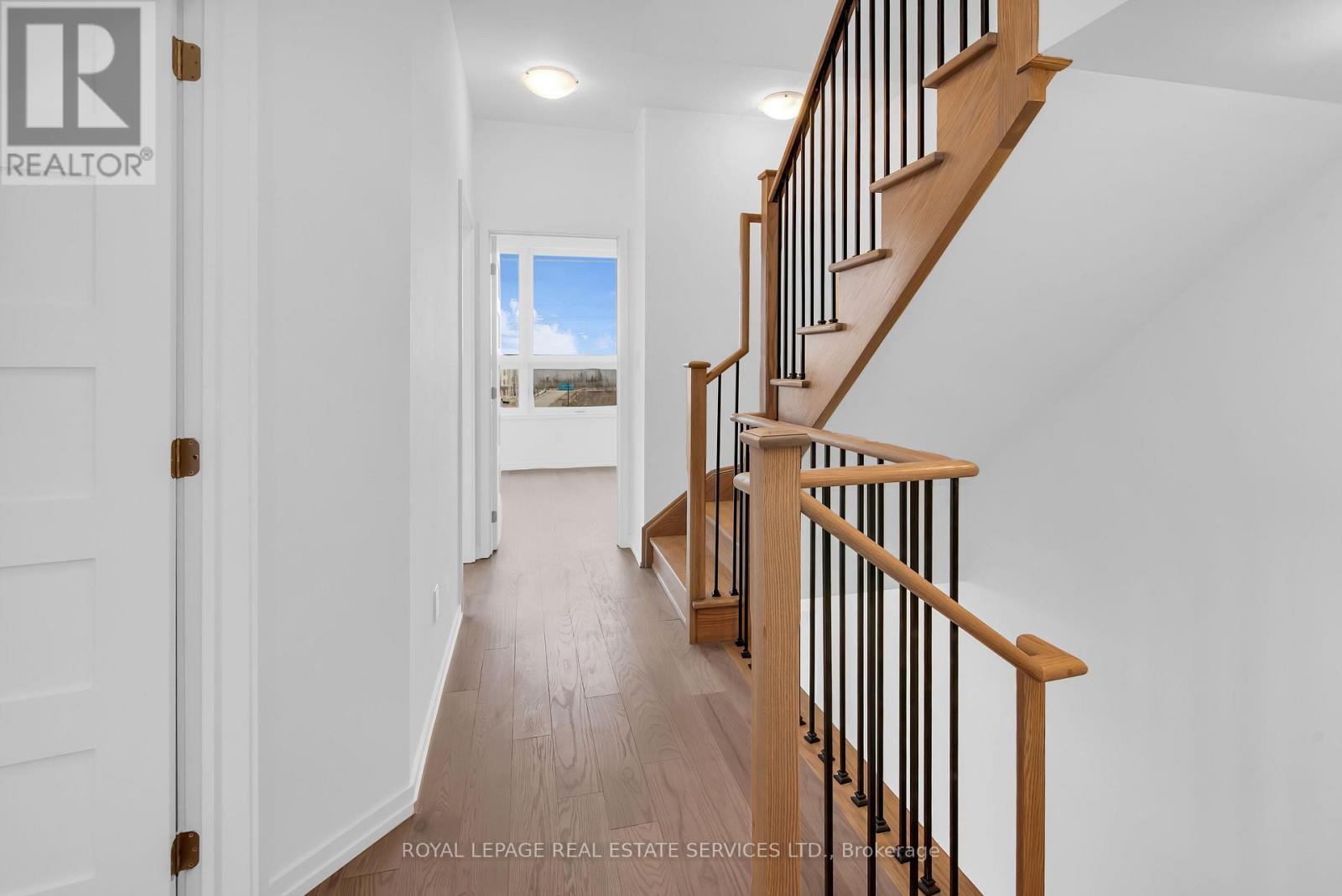 












3 - 18 LYTHAM GREEN CIRCLE

,
Newmarket,




Ontario
L3Y0H4

