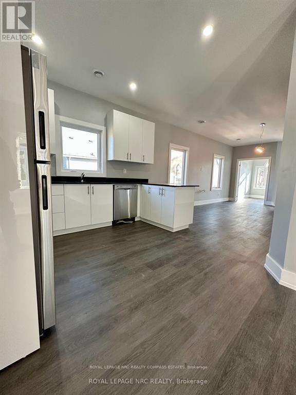 












58 GRIFFITH STREET

,
Welland (Welland Downtown),




Ontario
L3B4G6

