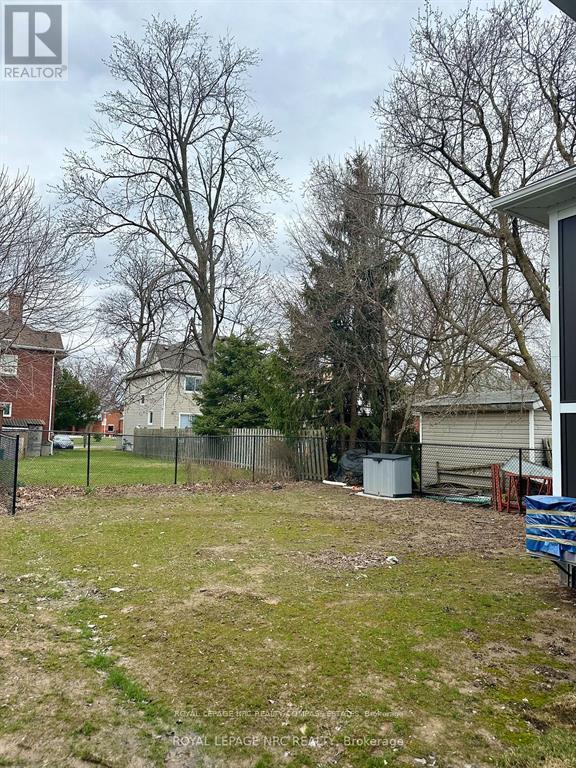 












58 GRIFFITH STREET

,
Welland (Welland Downtown),




Ontario
L3B4G6

