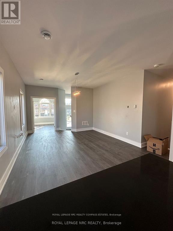 












58 GRIFFITH STREET

,
Welland (Welland Downtown),




Ontario
L3B4G6

