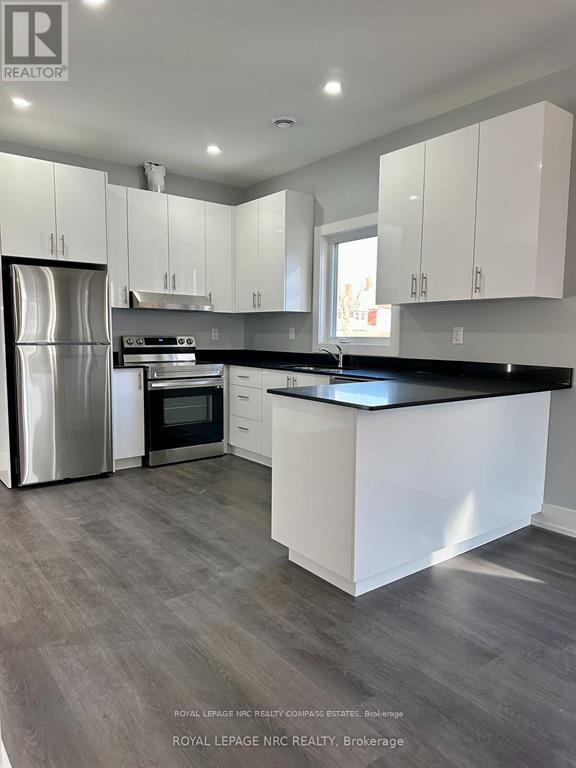












58 GRIFFITH STREET

,
Welland (Welland Downtown),




Ontario
L3B4G6

