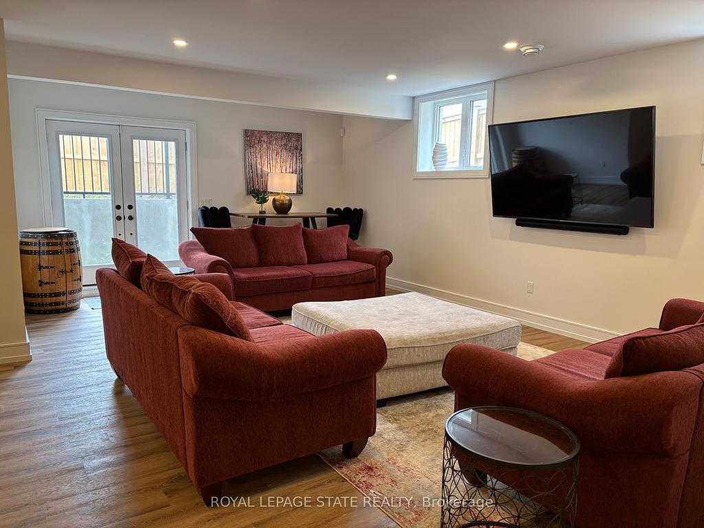 









3642


Vosburgh

Place,
Lincoln,




ON
L0R 1G0

