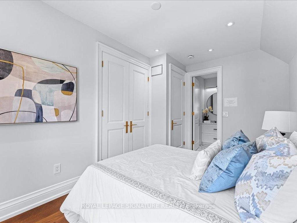 









505


Soudan

Avenue,
Toronto,




ON
M4S 1X1


