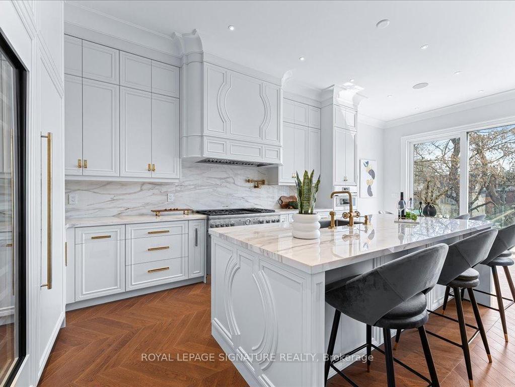 









505


Soudan

Avenue,
Toronto,




ON
M4S 1X1

