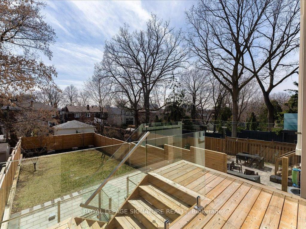 









505


Soudan

Avenue,
Toronto,




ON
M4S 1X1

