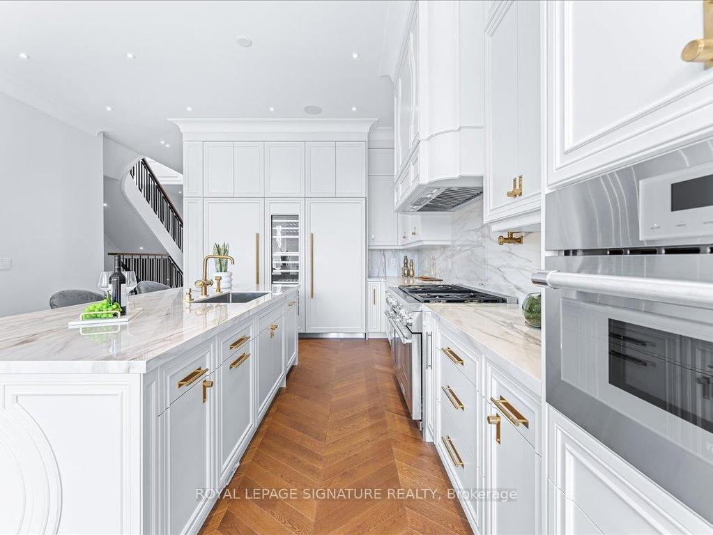 









505


Soudan

Avenue,
Toronto,




ON
M4S 1X1

