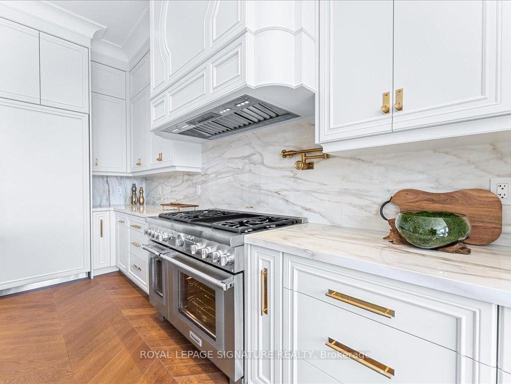 









505


Soudan

Avenue,
Toronto,




ON
M4S 1X1

