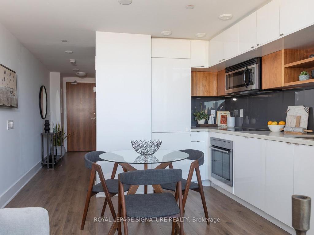 









111


St Clair

Avenue West, 925,
Toronto,




ON
M4V 1N5

