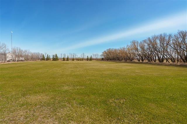 









2209


MCGREGOR FARM

RD,
East St Paul,




MB
R2E 1E9

