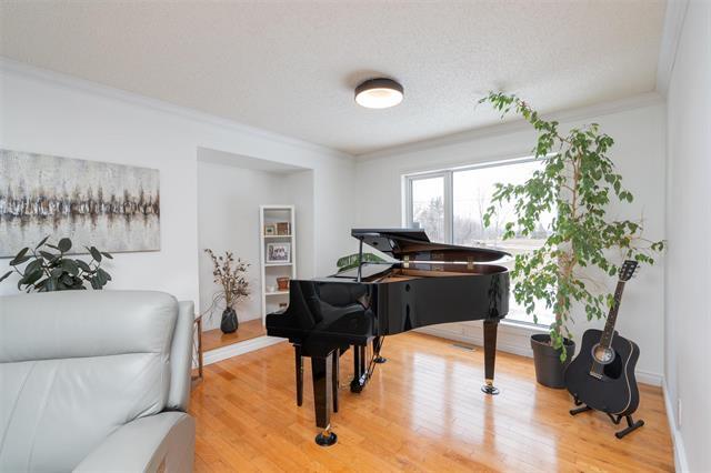 









2209


MCGREGOR FARM

RD,
East St Paul,




MB
R2E 1E9

