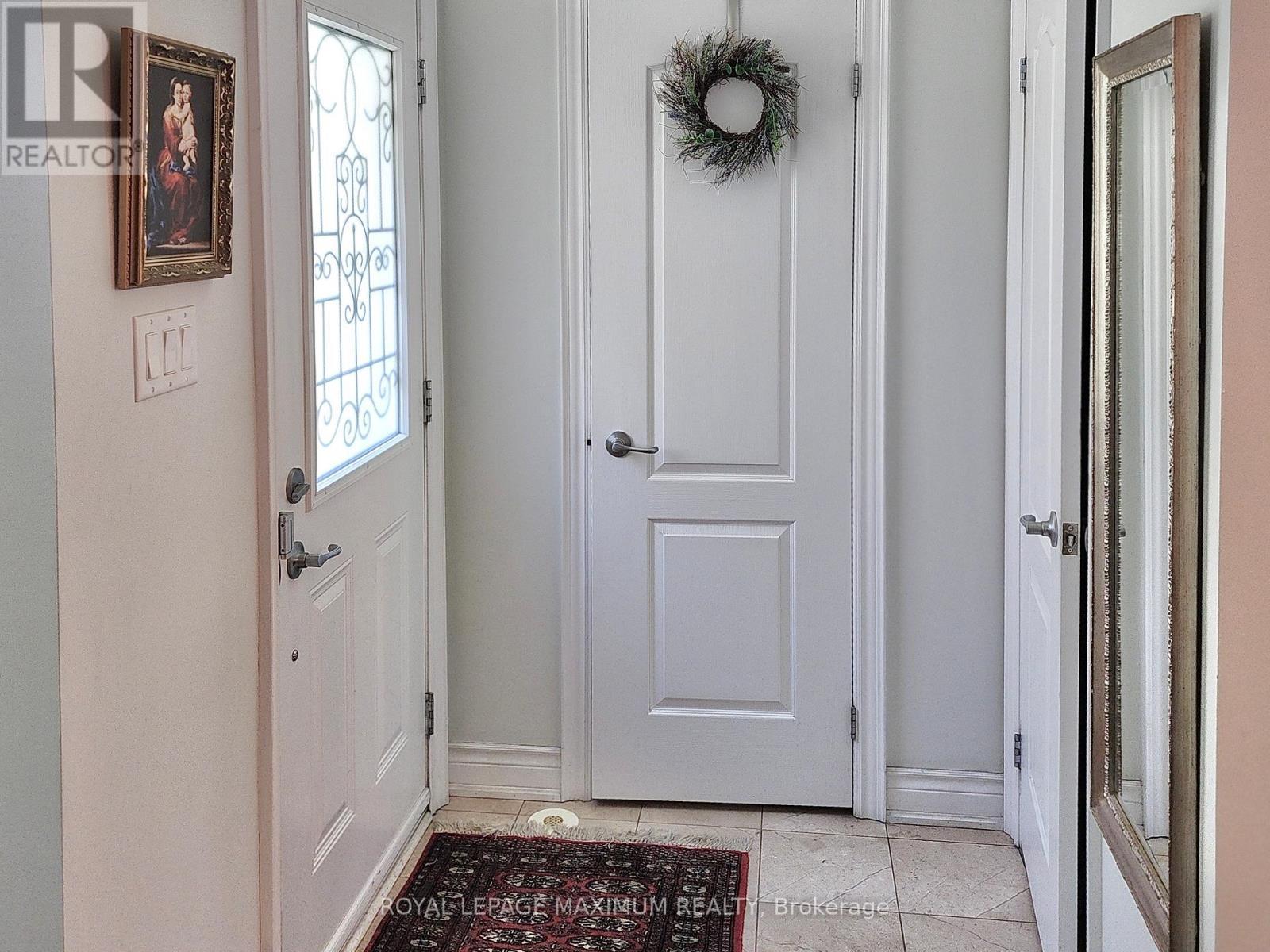 












9 FLOOK LANE

,
Toronto,




Ontario
M2R1C4

