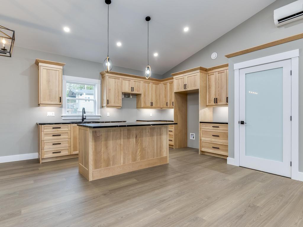












9 Sleepy Hollow Lane

,
Enfield,




NS
B2T 1H8

