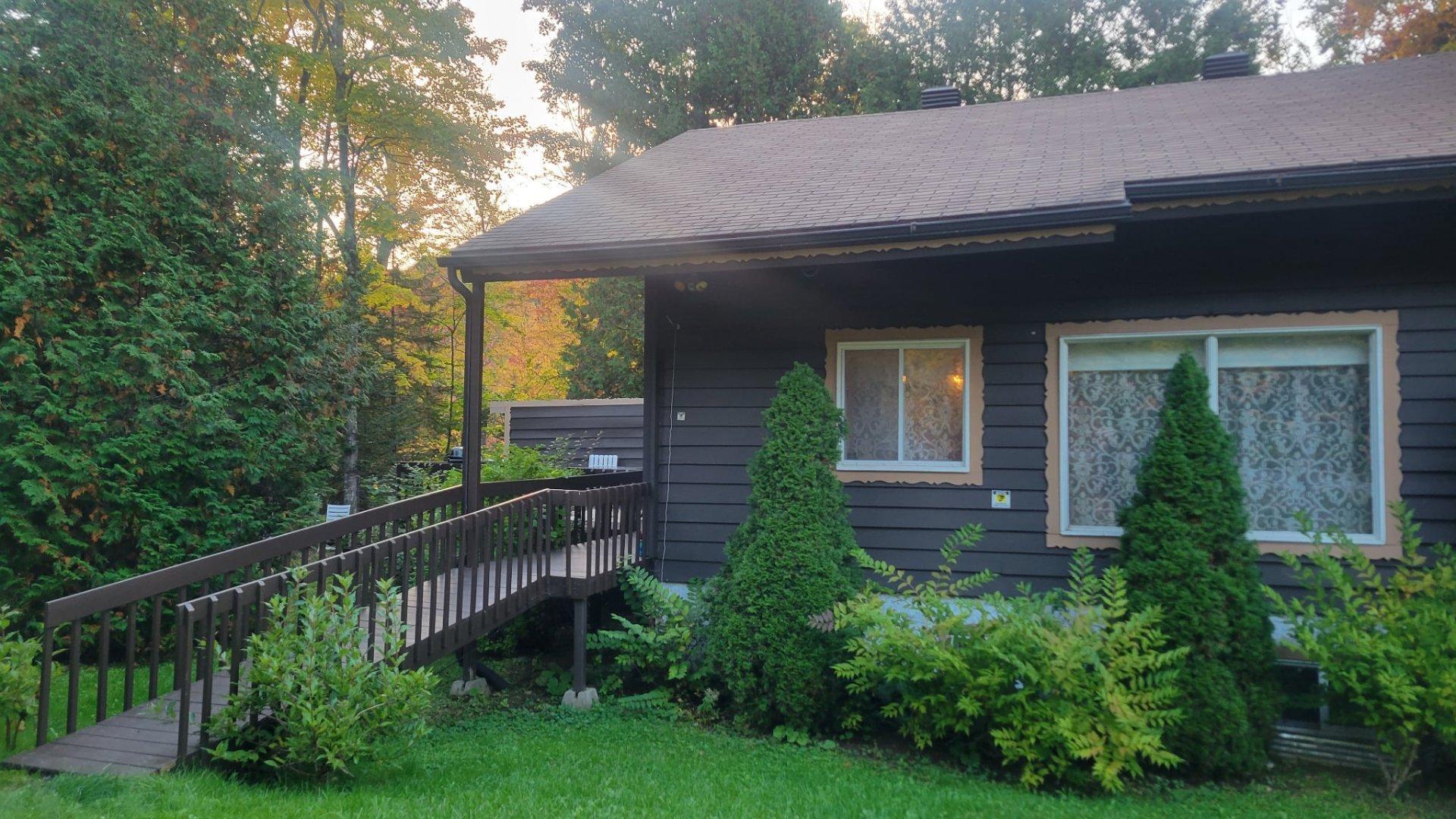 









330


Rue de l'Edelweiss

,
Sainte-Agathe-des-Monts,




QC
J8C0J9

