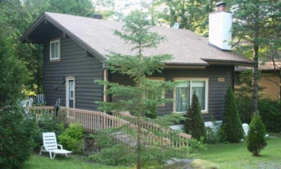 









330


Rue de l'Edelweiss

,
Sainte-Agathe-des-Monts,




QC
J8C0J9

