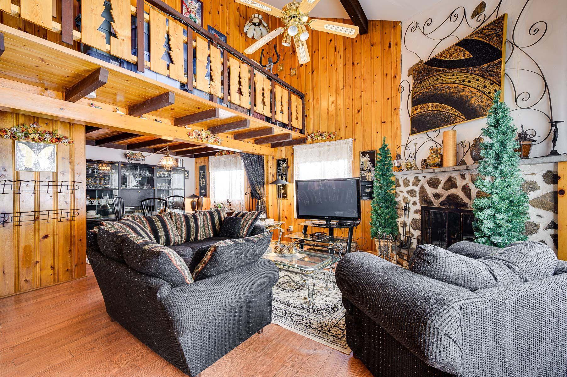 









330Z

 - 330AZ


Rue de l'Edelweiss

,
Sainte-Agathe-des-Monts,




QC
J8C0J9

