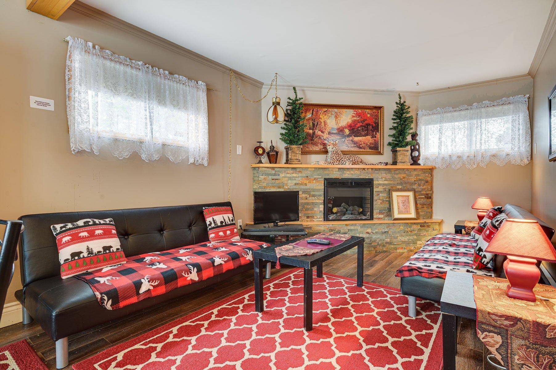 









330Z

 - 330AZ


Rue de l'Edelweiss

,
Sainte-Agathe-des-Monts,




QC
J8C0J9

