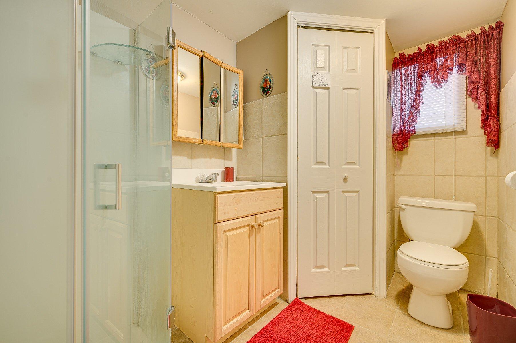 









330Z

 - 330AZ


Rue de l'Edelweiss

,
Sainte-Agathe-des-Monts,




QC
J8C0J9

