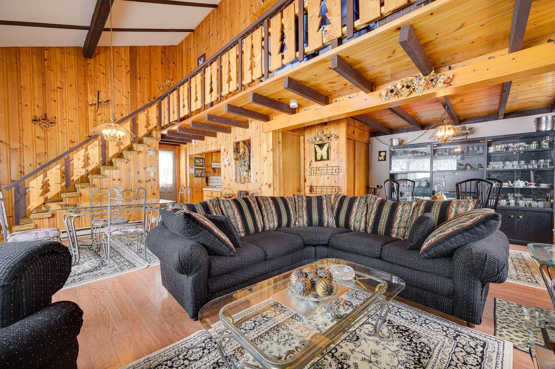 









330Z

 - 330AZ


Rue de l'Edelweiss

,
Sainte-Agathe-des-Monts,




QC
J8C0J9

