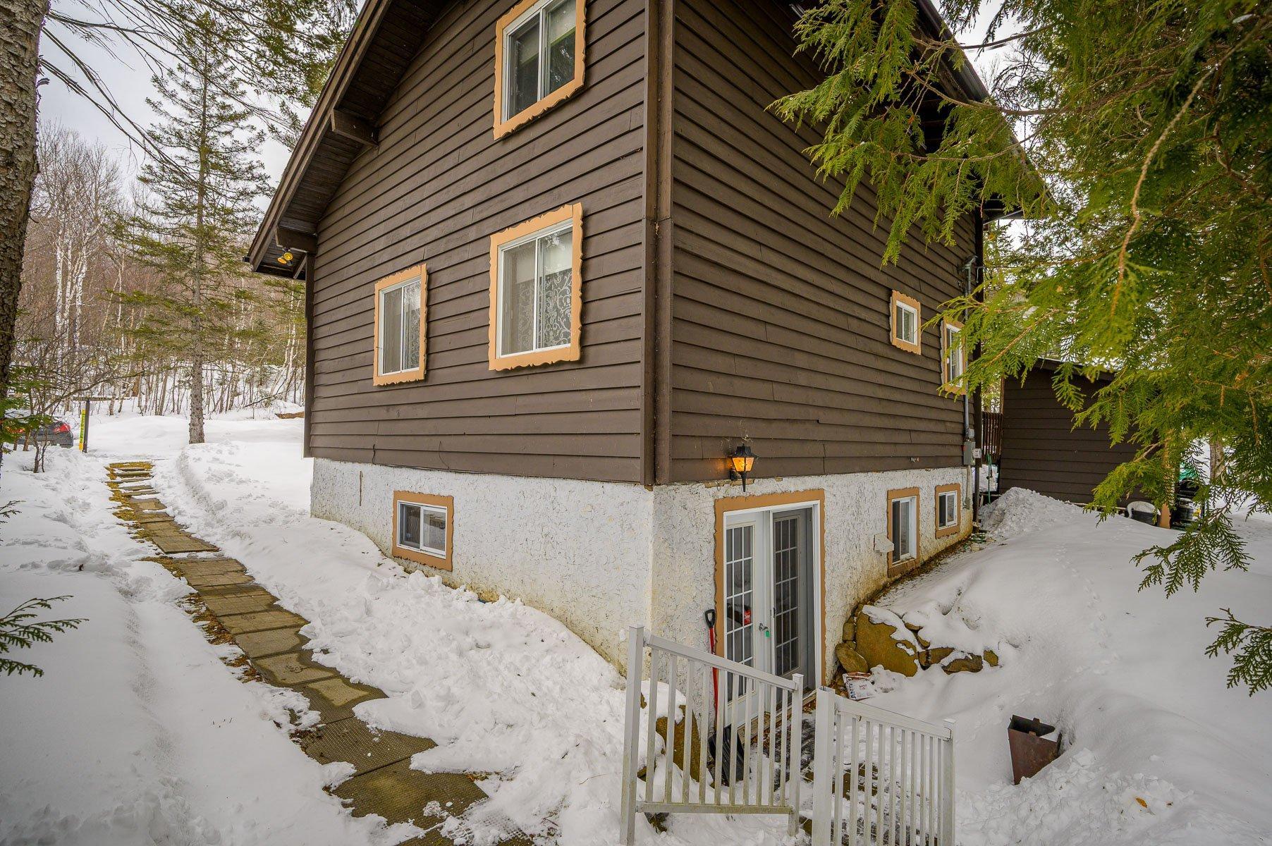 









330Z

 - 330AZ


Rue de l'Edelweiss

,
Sainte-Agathe-des-Monts,




QC
J8C0J9

