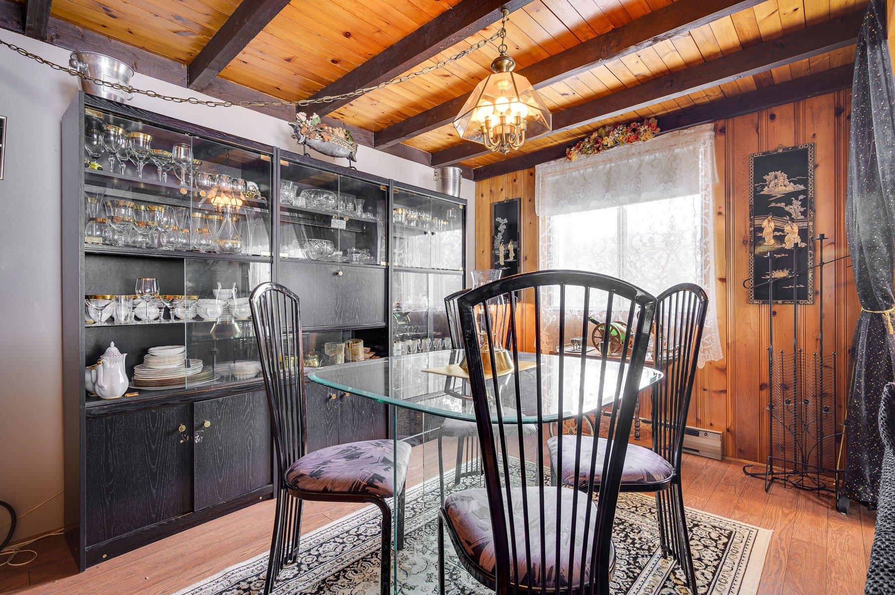 









330Z

 - 330AZ


Rue de l'Edelweiss

,
Sainte-Agathe-des-Monts,




QC
J8C0J9

