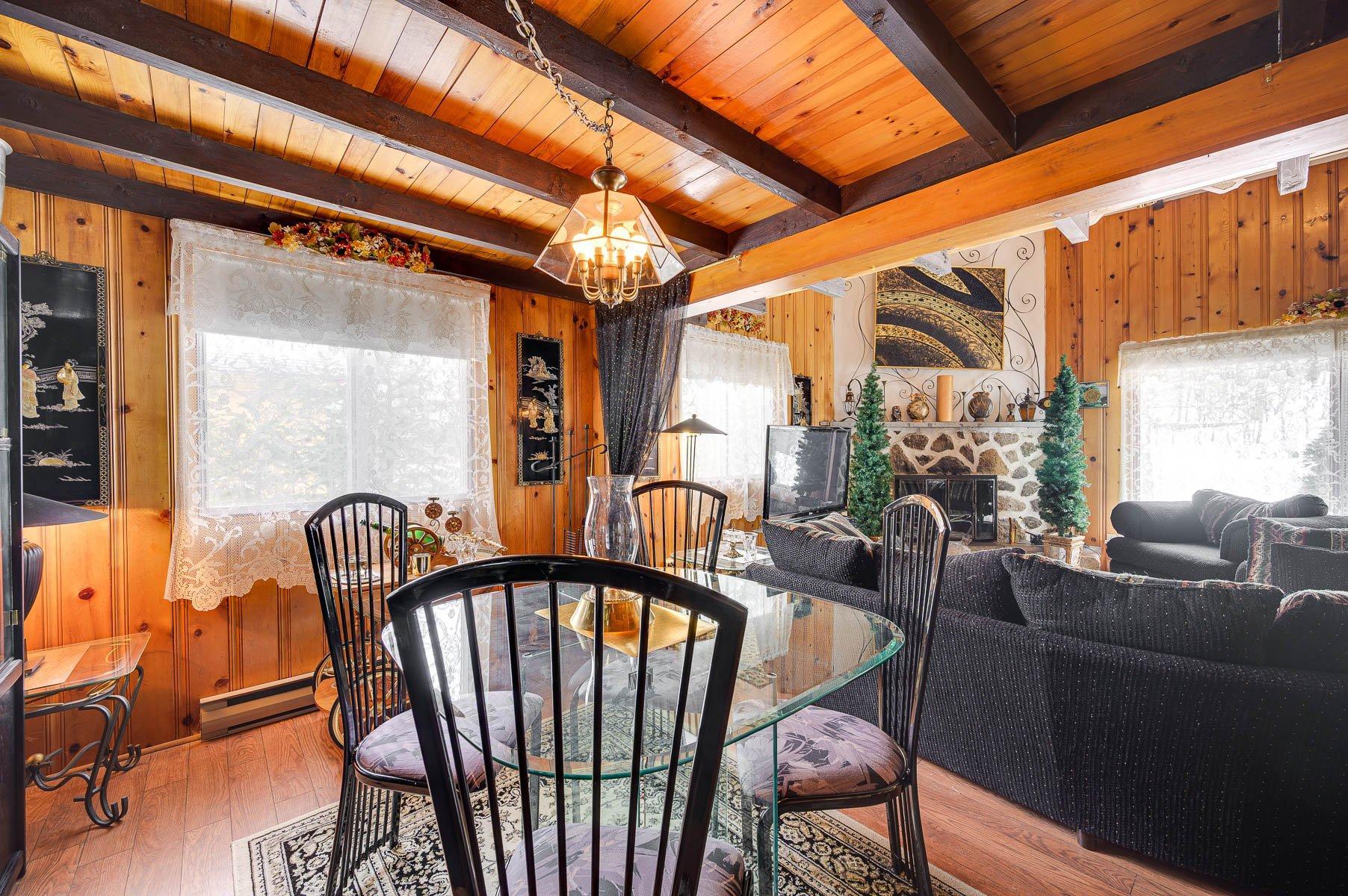 









330Z

 - 330AZ


Rue de l'Edelweiss

,
Sainte-Agathe-des-Monts,




QC
J8C0J9


