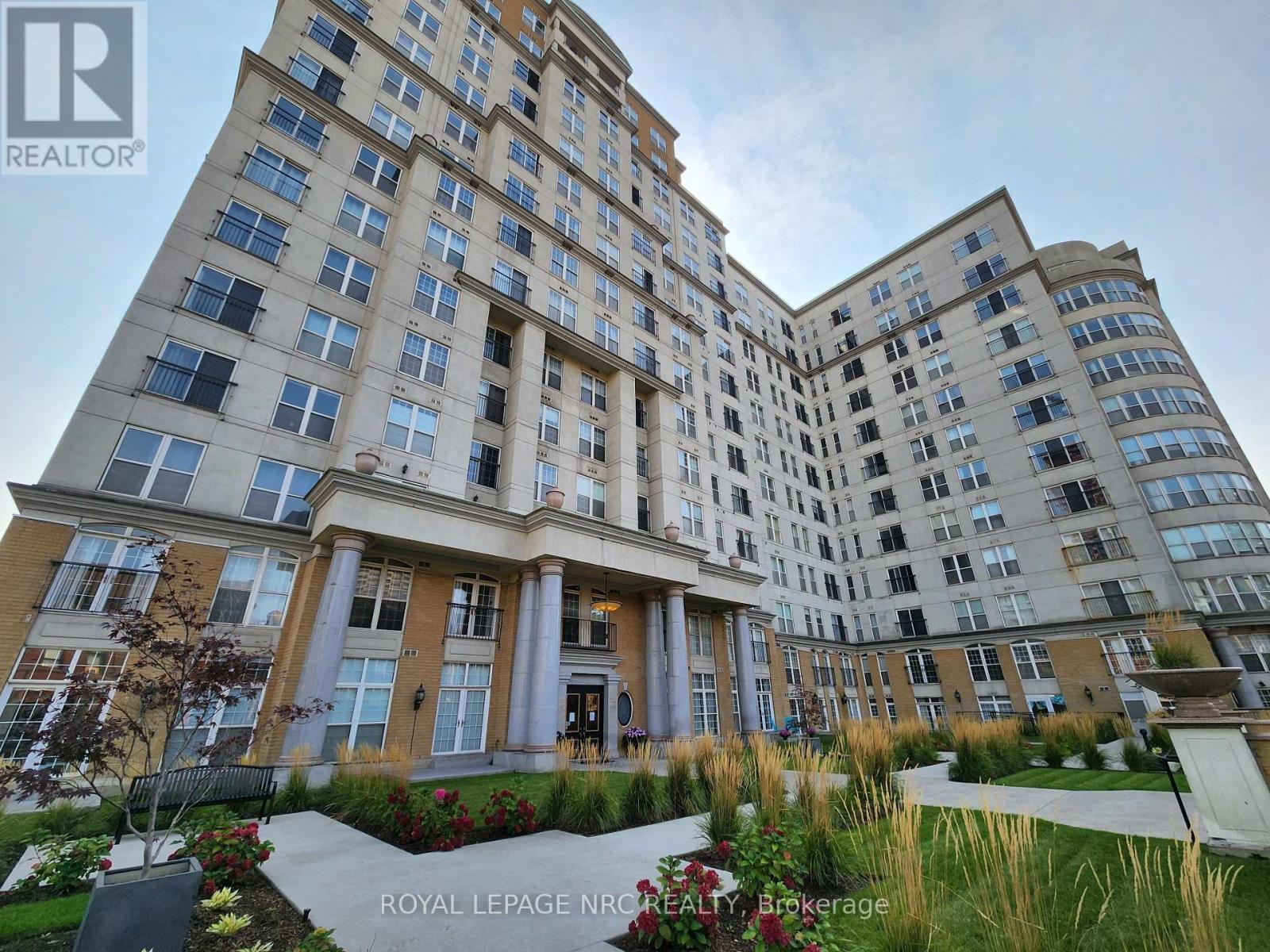 












812 - 135 JAMES STREET S

,
Hamilton (Corktown),




Ontario
L8P2Z6

