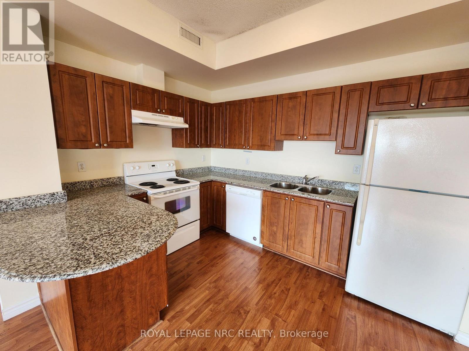 












812 - 135 JAMES STREET S

,
Hamilton (Corktown),




Ontario
L8P2Z6

