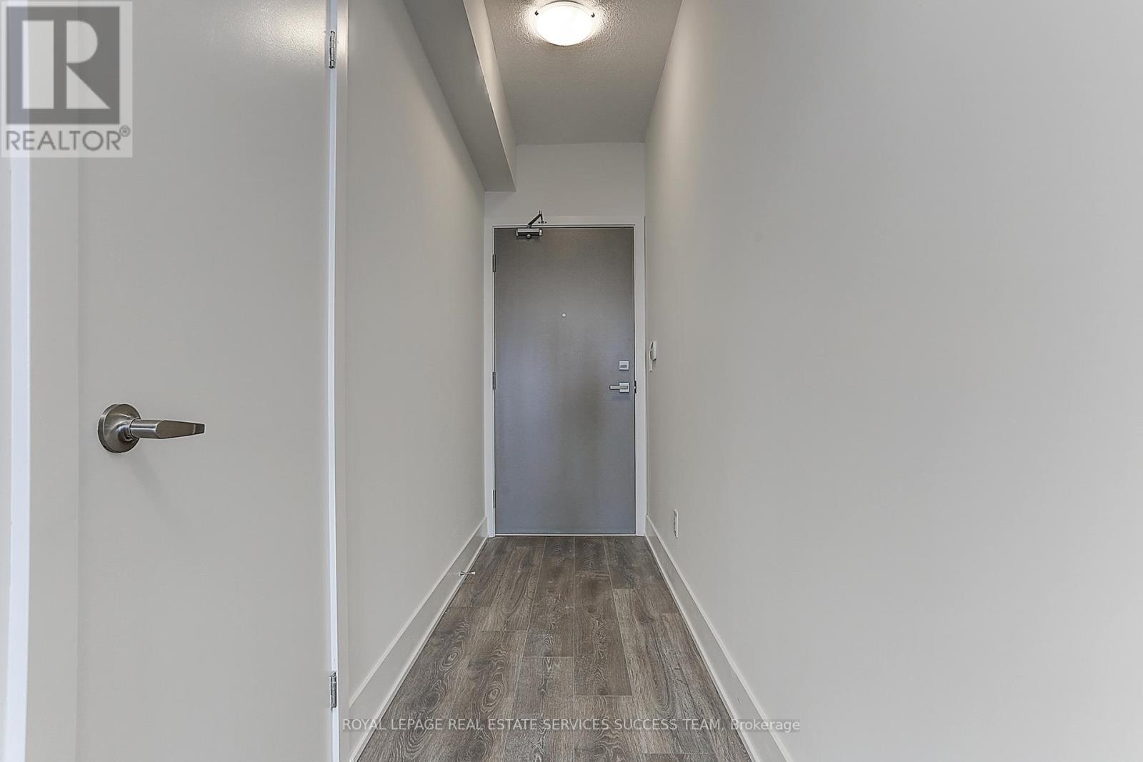 












1707 - 188 FAIRVIEW MALL DRIVE

,
Toronto,




Ontario
M2J0H7

