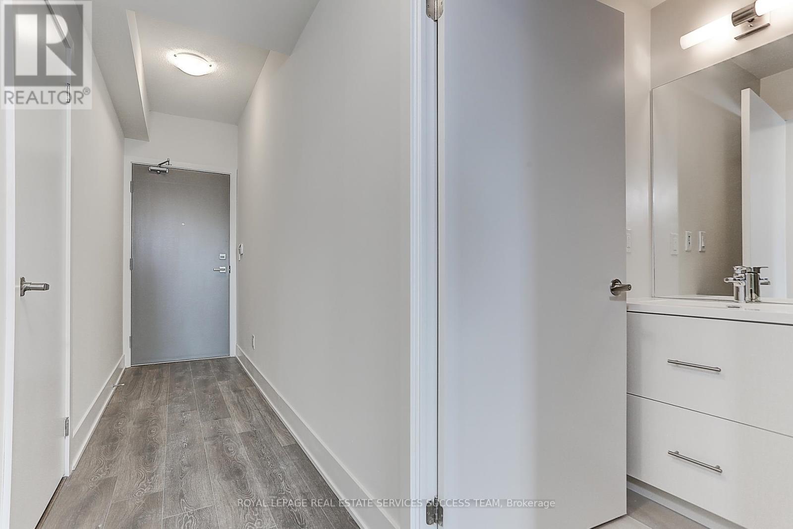 












1707 - 188 FAIRVIEW MALL DRIVE

,
Toronto,




Ontario
M2J0H7

