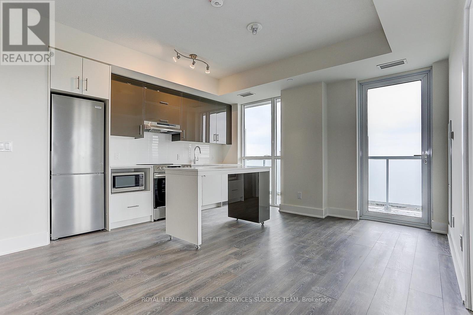 












1707 - 188 FAIRVIEW MALL DRIVE

,
Toronto,




Ontario
M2J0H7

