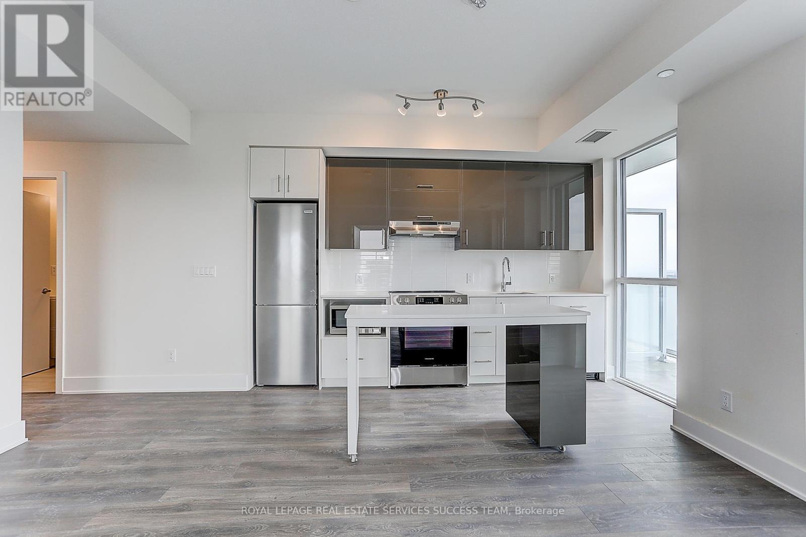 












1707 - 188 FAIRVIEW MALL DRIVE

,
Toronto,




Ontario
M2J0H7

