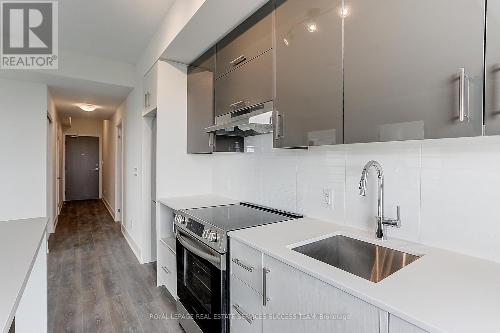 












1707 - 188 FAIRVIEW MALL DRIVE

,
Toronto,




Ontario
M2J0H7

