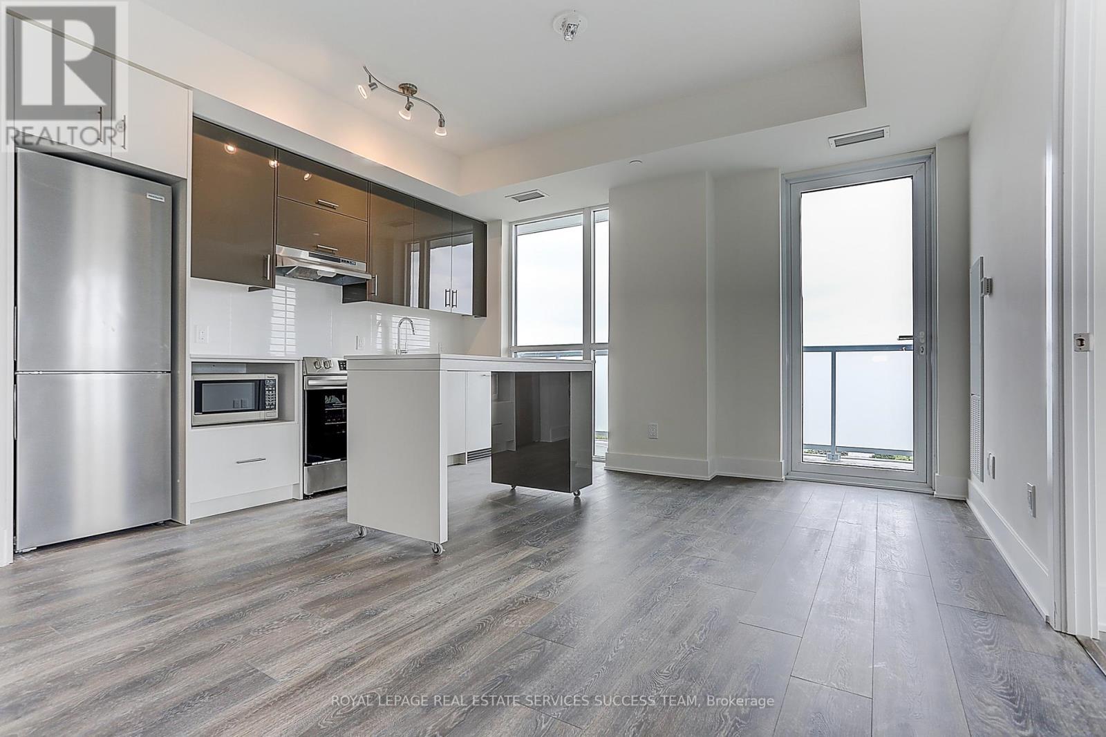 












1707 - 188 FAIRVIEW MALL DRIVE

,
Toronto,




Ontario
M2J0H7


