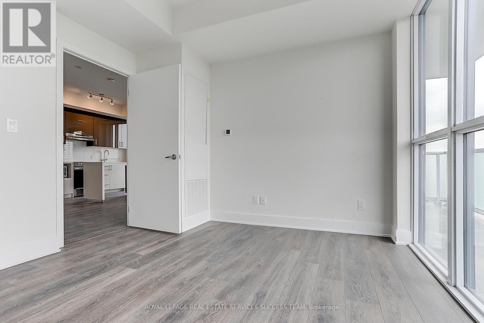 












1707 - 188 FAIRVIEW MALL DRIVE

,
Toronto,




Ontario
M2J0H7

