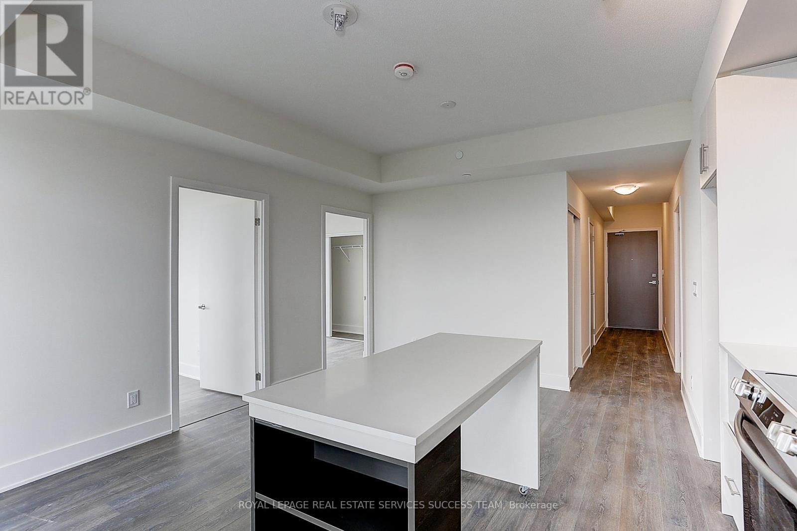 












1707 - 188 FAIRVIEW MALL DRIVE

,
Toronto,




Ontario
M2J0H7

