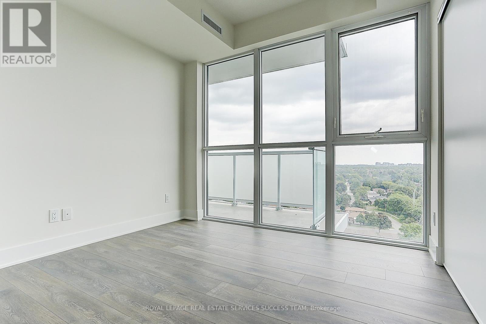 












1707 - 188 FAIRVIEW MALL DRIVE

,
Toronto,




Ontario
M2J0H7

