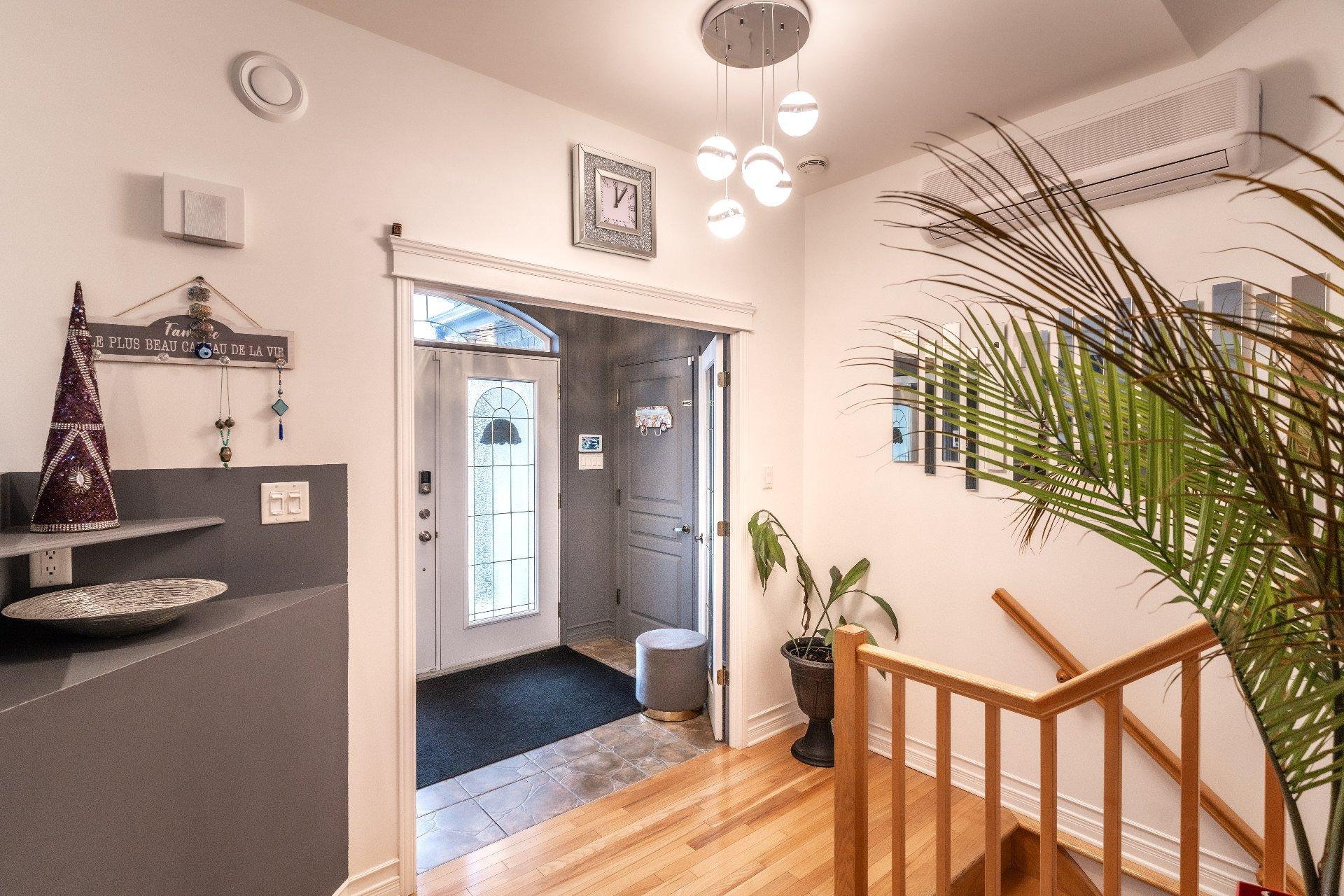 









1362


Rue Vivaldi

,
Repentigny (Repentigny),




QC
J5Y4E6

