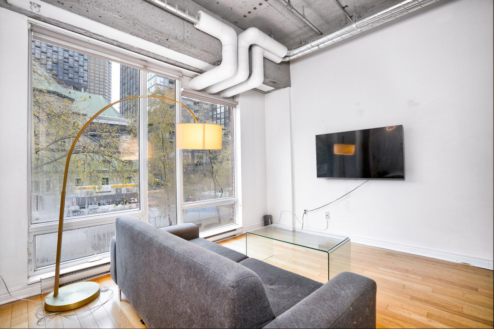 









1200


Rue St-Alexandre

, 230,
Montréal (Ville-Marie),




QC
H3B3H5

