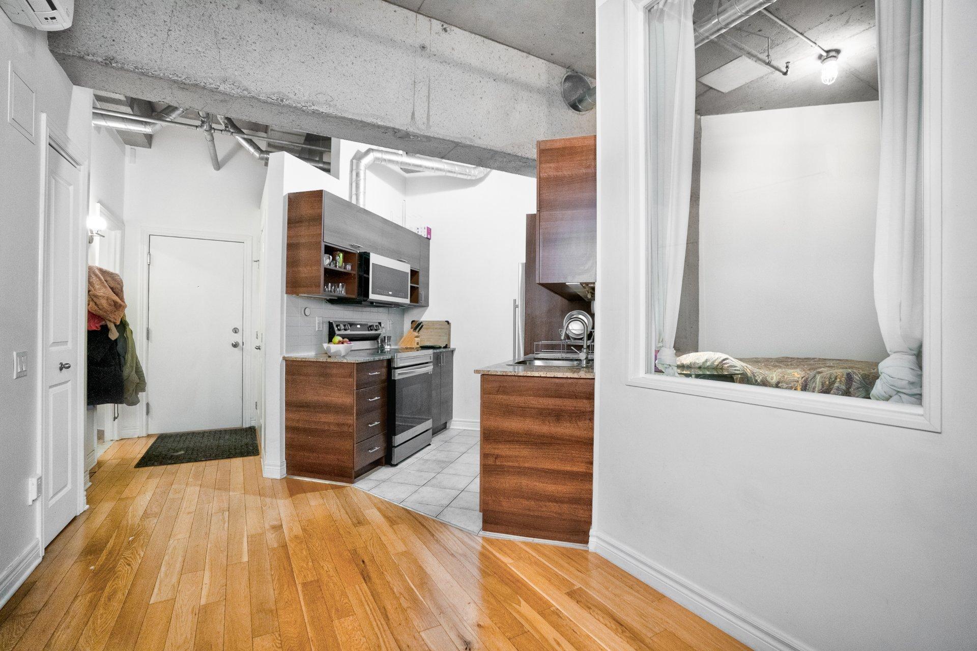 









1200


Rue St-Alexandre

, 230,
Montréal (Ville-Marie),




QC
H3B3H5

