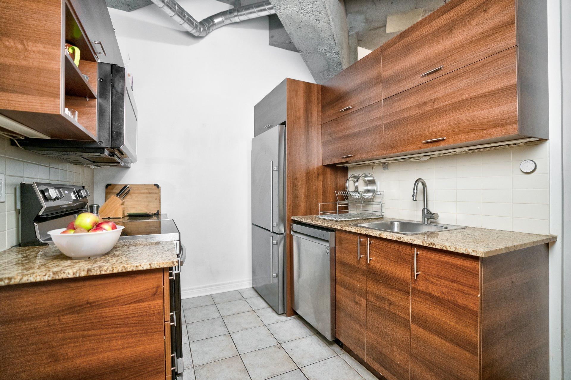 









1200


Rue St-Alexandre

, 230,
Montréal (Ville-Marie),




QC
H3B3H5

