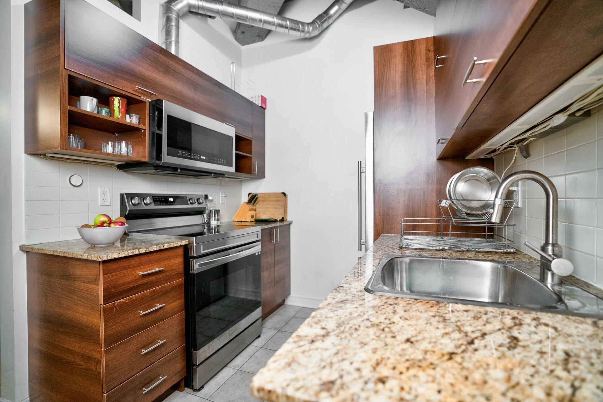 









1200


Rue St-Alexandre

, 230,
Montréal (Ville-Marie),




QC
H3B3H5

