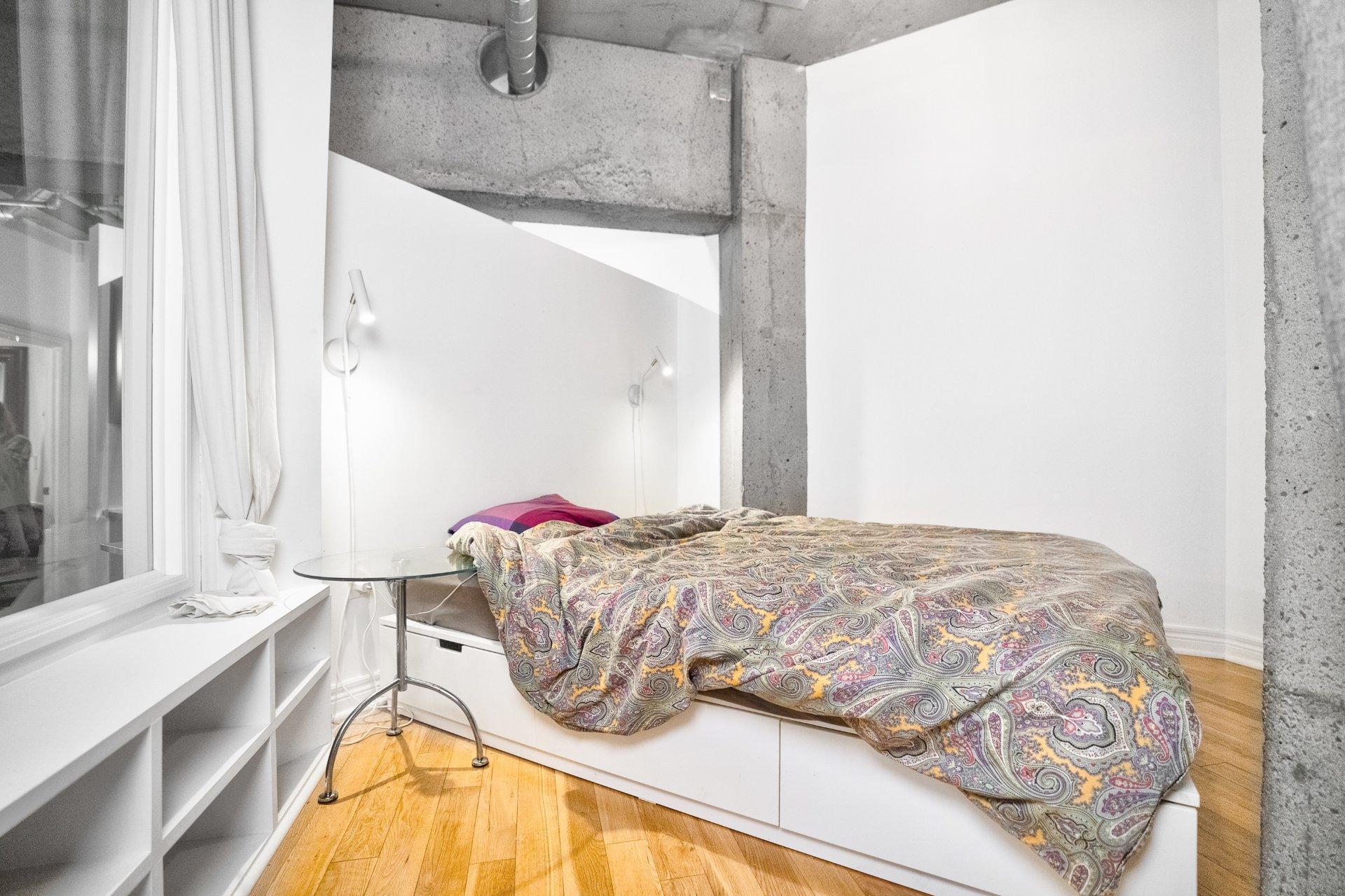 









1200


Rue St-Alexandre

, 230,
Montréal (Ville-Marie),




QC
H3B3H5


